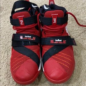 Nike lebron soldier 9
